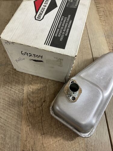 NOS OEM Briggs & Stratton New Muffler Part No 692304 (6922754752695)